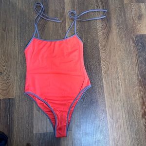 Alo x Tropic C cosmo one piece